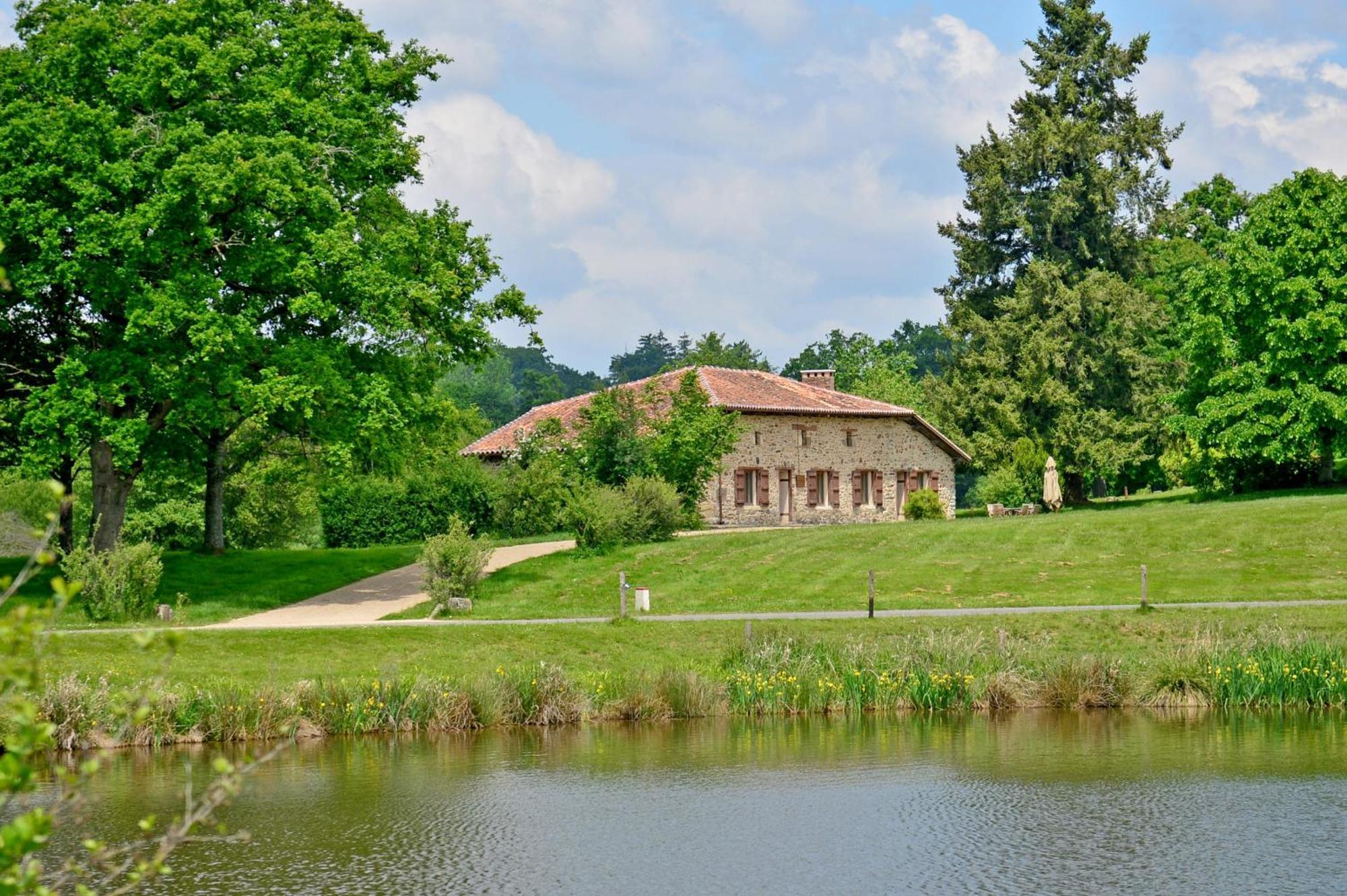 Hotel Domaine Des Etangs, Auberge Resorts Collection Massignac الغرفة الصورة